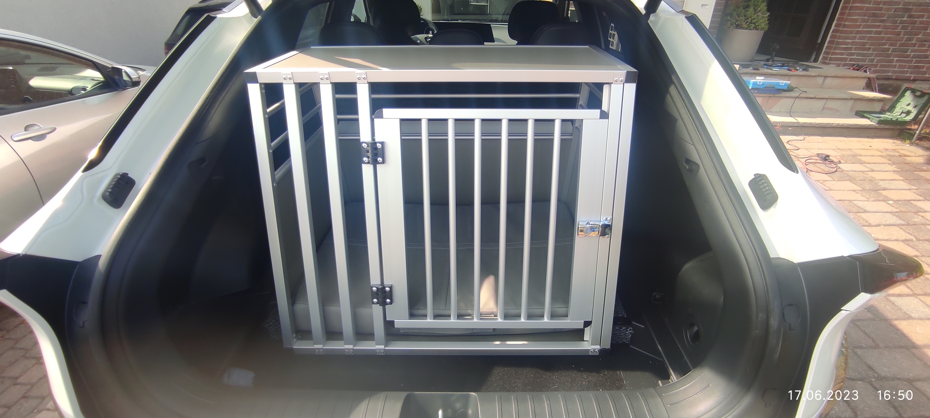 Hundebox Eugad 5080570 MP3CQBP, Verschuss geändert