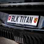 EV6 GT aka „Black Titan“ vor der Raffinerie